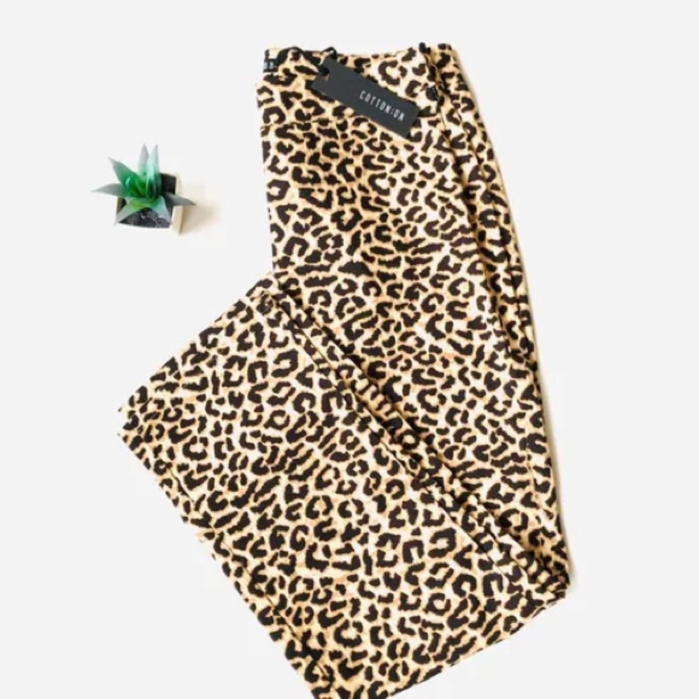 Leopard Straight leg pants from Cotton On size USA 4